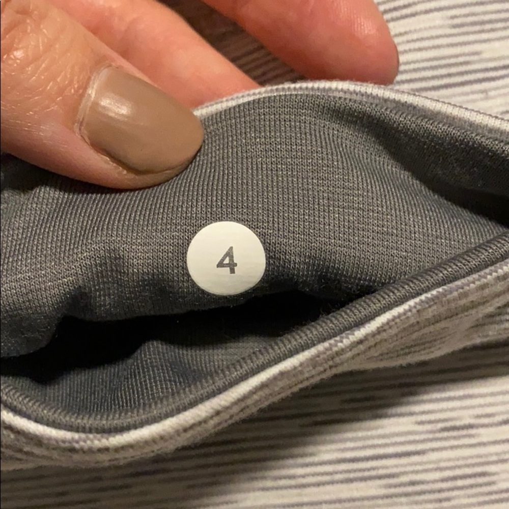 Lululemon Crop - Picture 7 of 7